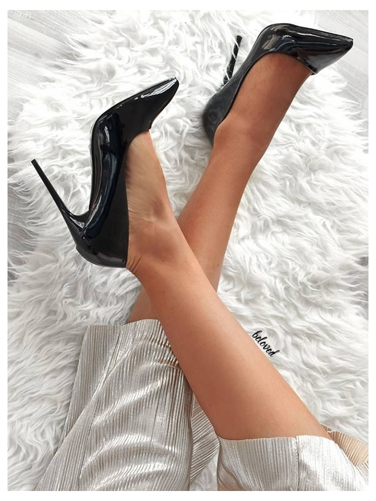 BLACK VERNIS PUMPS