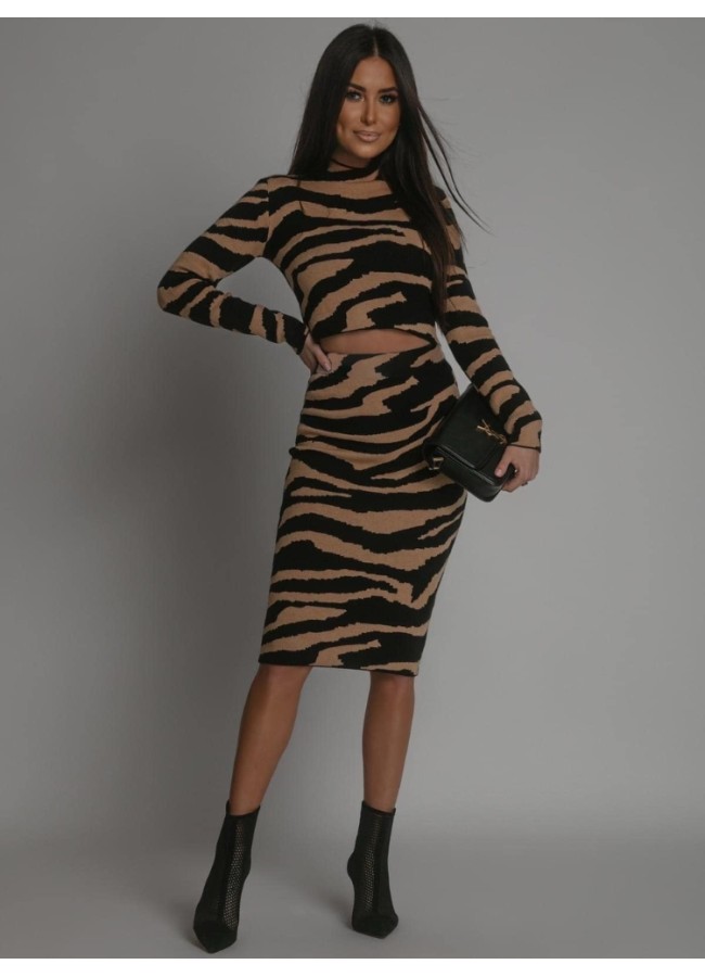 KNITTED BROWN ZEBRA SET -...