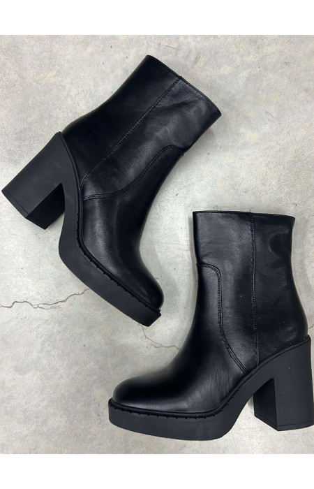 LEATHER BLACK BOOTIES - SOLVIA