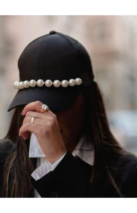 HAT WITH PEARLS - SUSAN